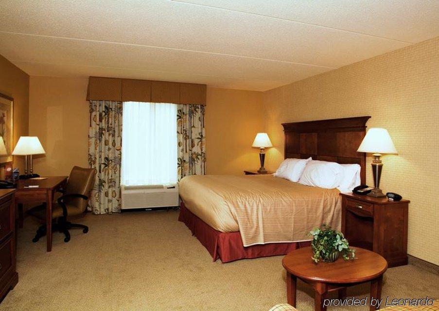Holiday Inn Express & Suites Bloomington, An Ihg Hotel Экстерьер фото