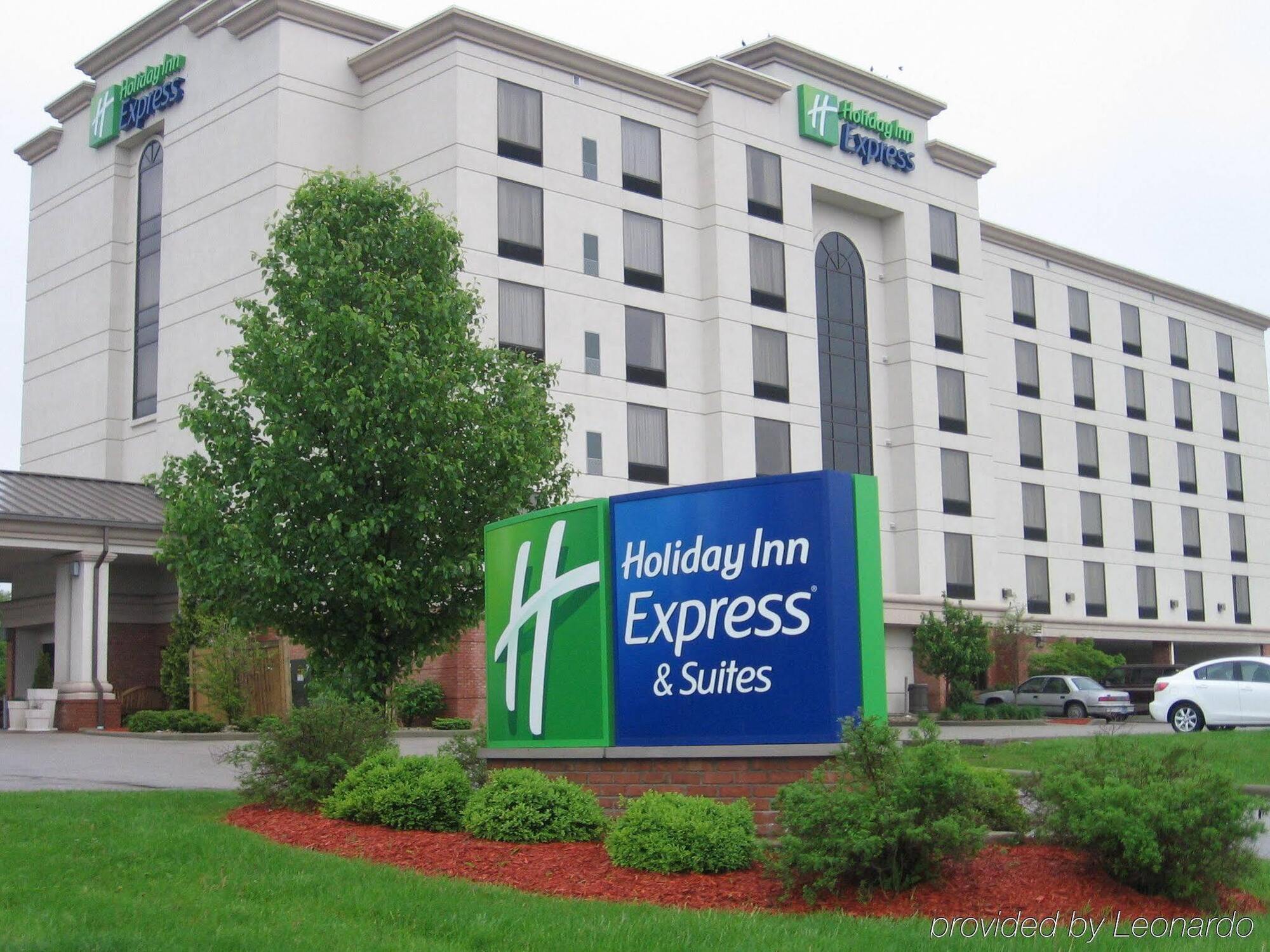 Holiday Inn Express & Suites Bloomington, An Ihg Hotel Экстерьер фото